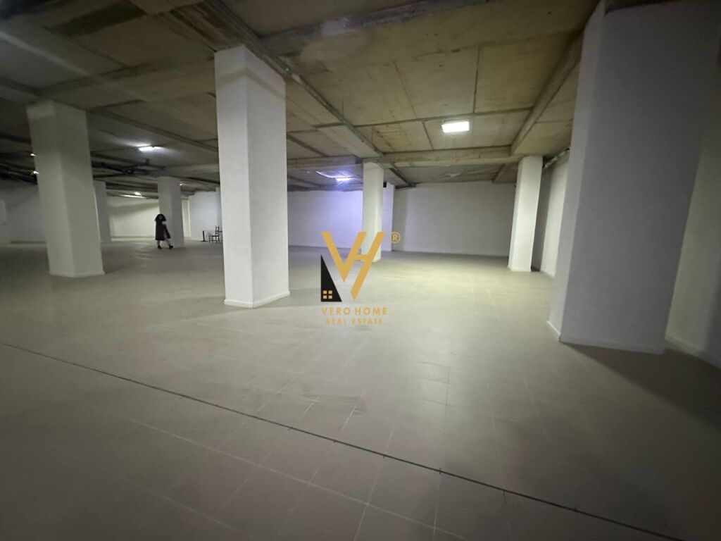 Jepet Ambient Biznesi me qera ne Qender 620 m2 4