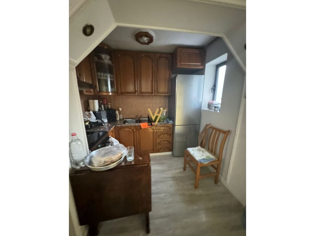 Jepet Apartament 1+1+ballkon me qera te Stadiumi Dinamo 75 m2 4