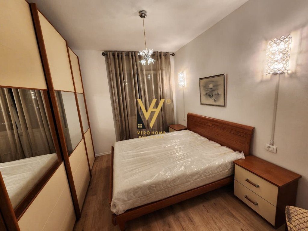 JEPET APARTAMENT 2+1+BLK ME QERA TE UNIVERS CITY 50.000 LEKE 3
