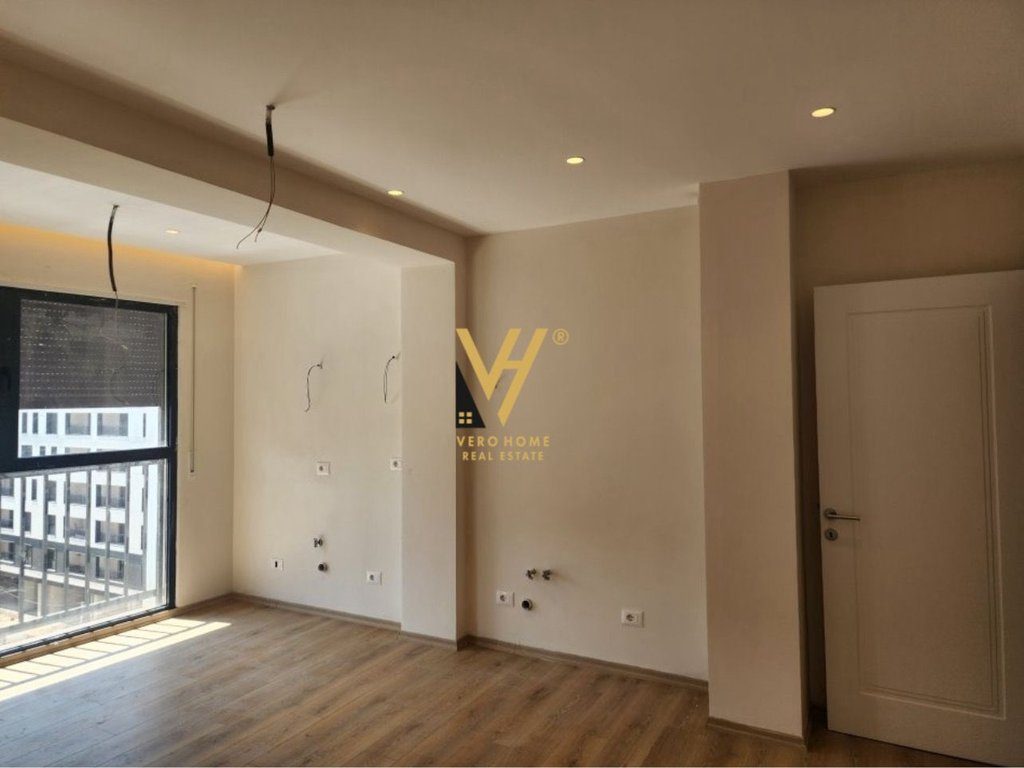 JEPET AMBIENT 92 M2 ME QERA TE BULEVARDI I RI 500 EURO 2