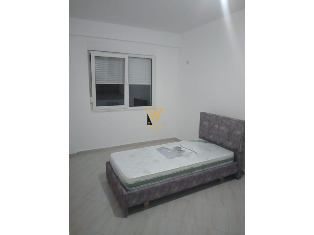 Jepet Apartament 2+1+ballkon me qera te Liqeni i Thate 85 m2 4