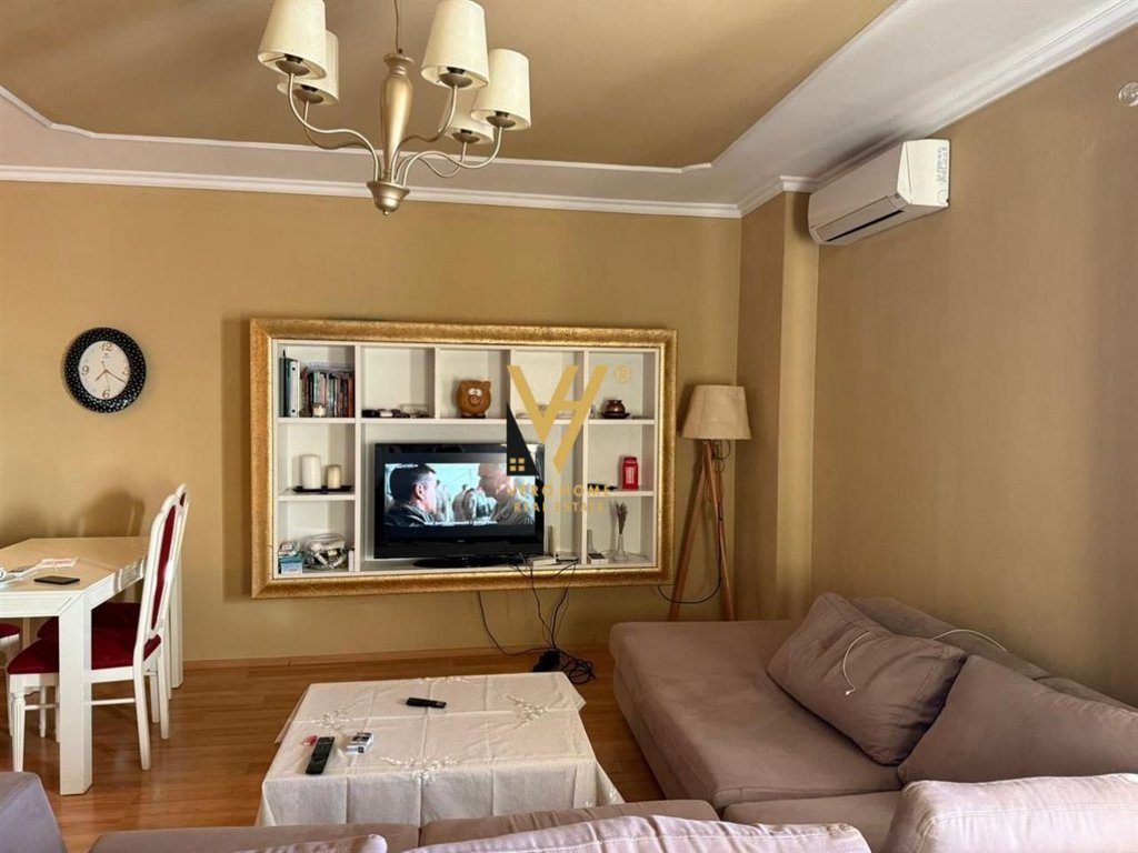 JEPET APARTAMENT 1+1+BLK ME QIRA TE RRUGA BESIM ALLA 45.000 LEKE 2