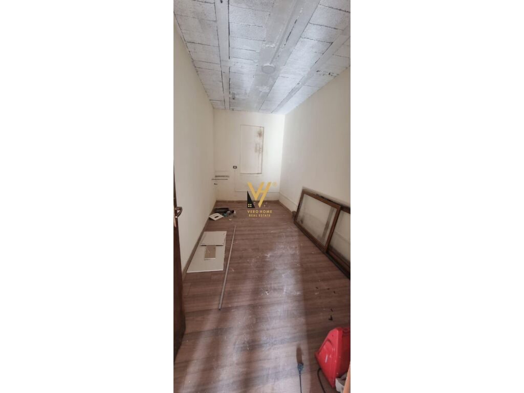Jepet zyre 200 m2 me qera te Bulevardi Gjergji Fishta , Ish Evropiani 4