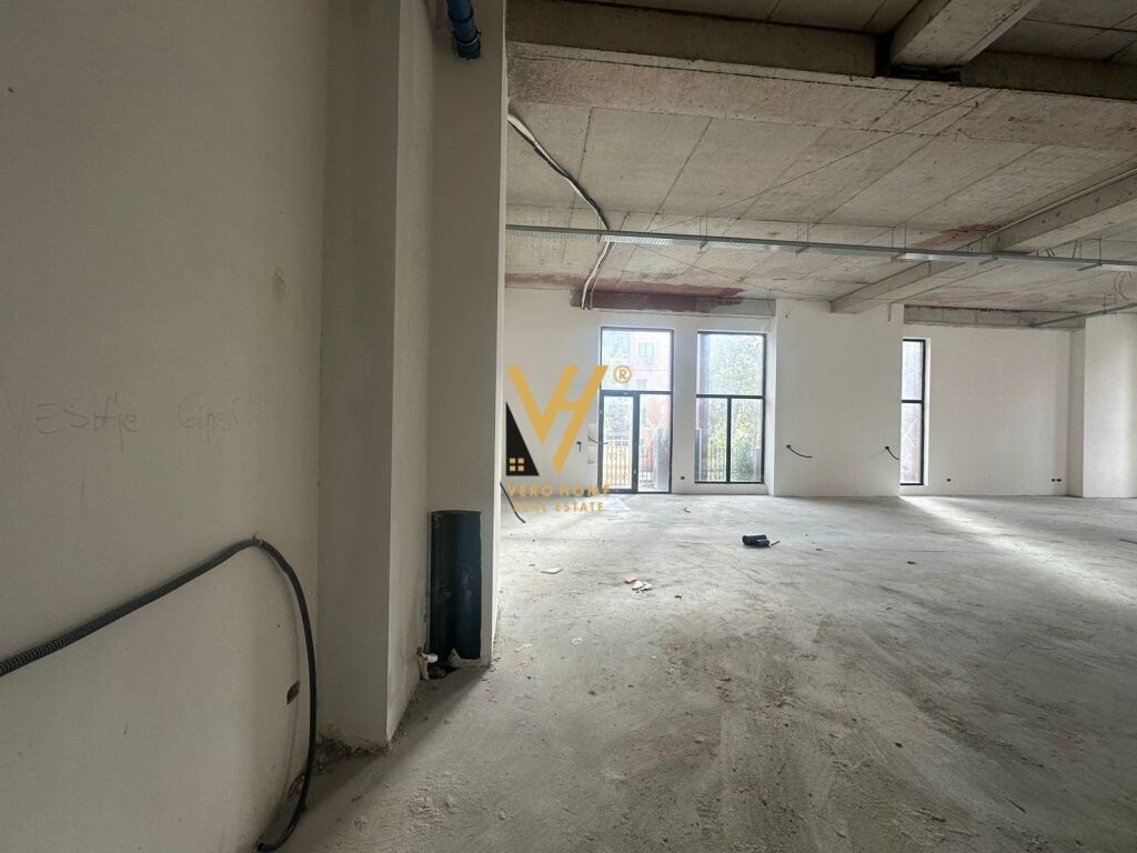Jepet Ambient Biznesi me qera te Rruga e Kavajes 600 m2 4