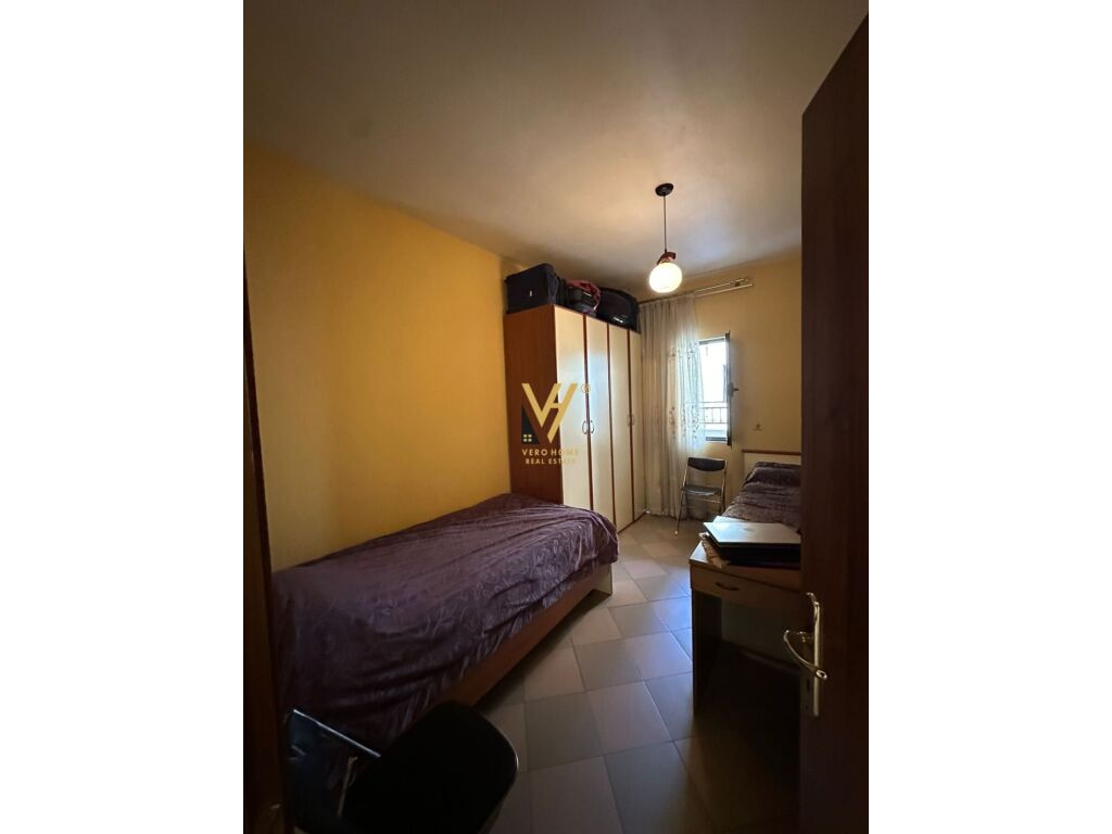Shitet Vile tre Kateshe te Komuna e Parisit 340 m2 4