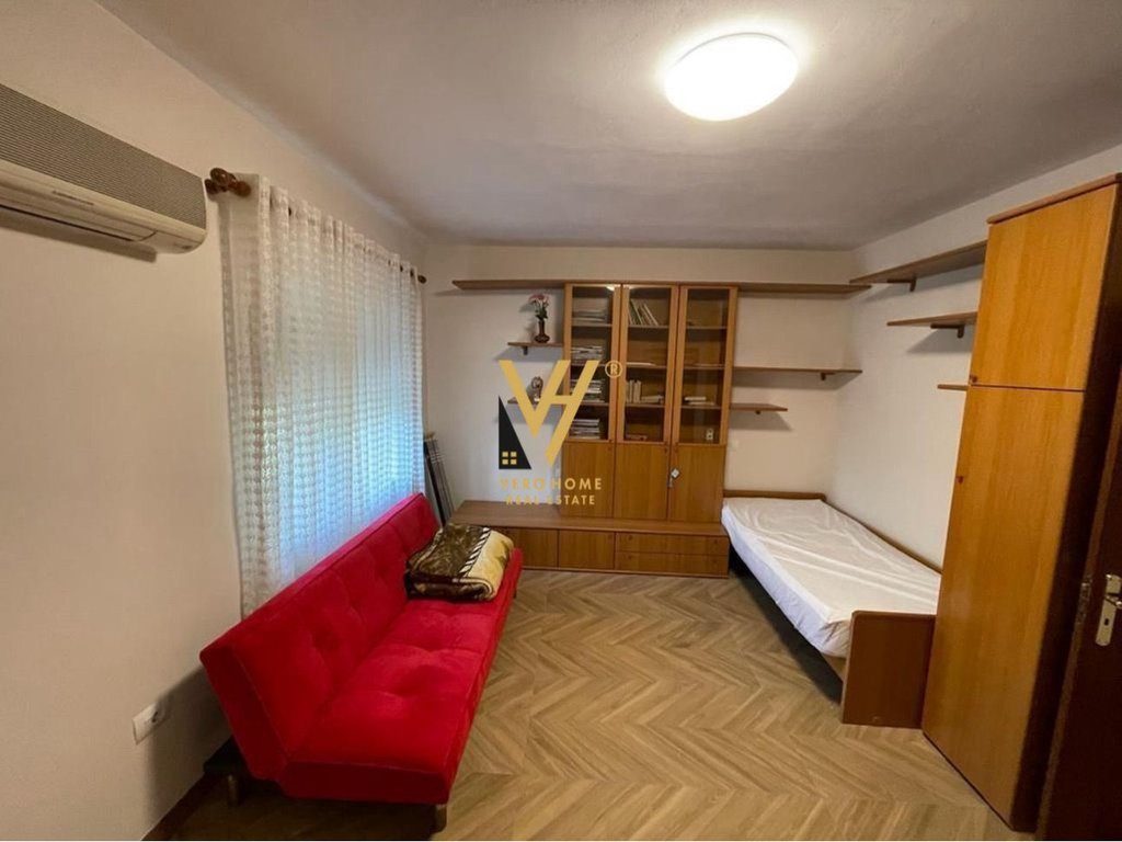 JEPET APARTAMENT 2+1 ME QERA TE MOZAIKU 75.000 LEKE 4