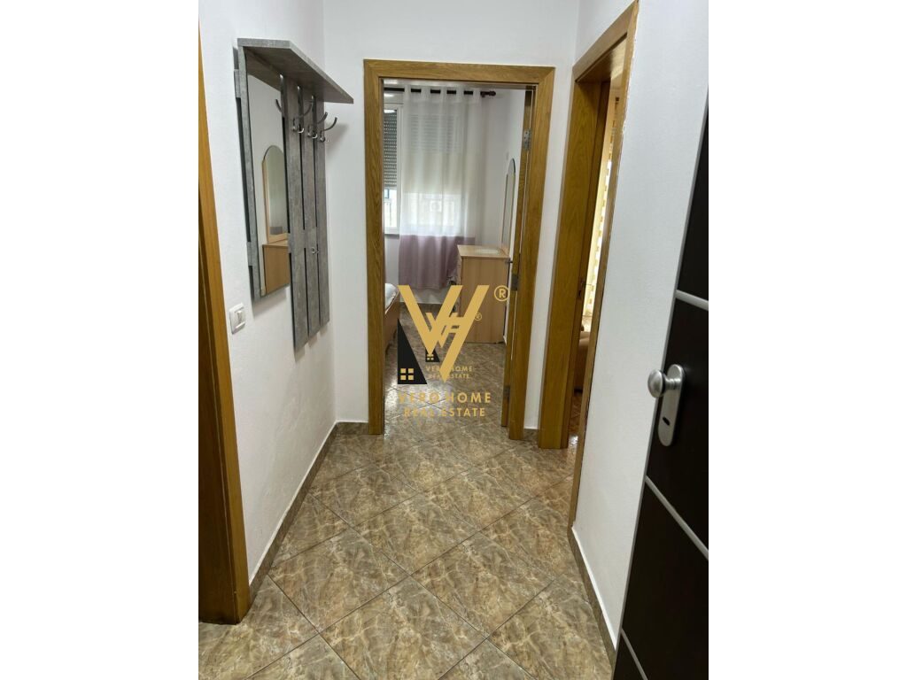 JEPET APARTAMENT 1+1 ME QERA TE ISH EKSPOZITA 55.000 LEKE 4