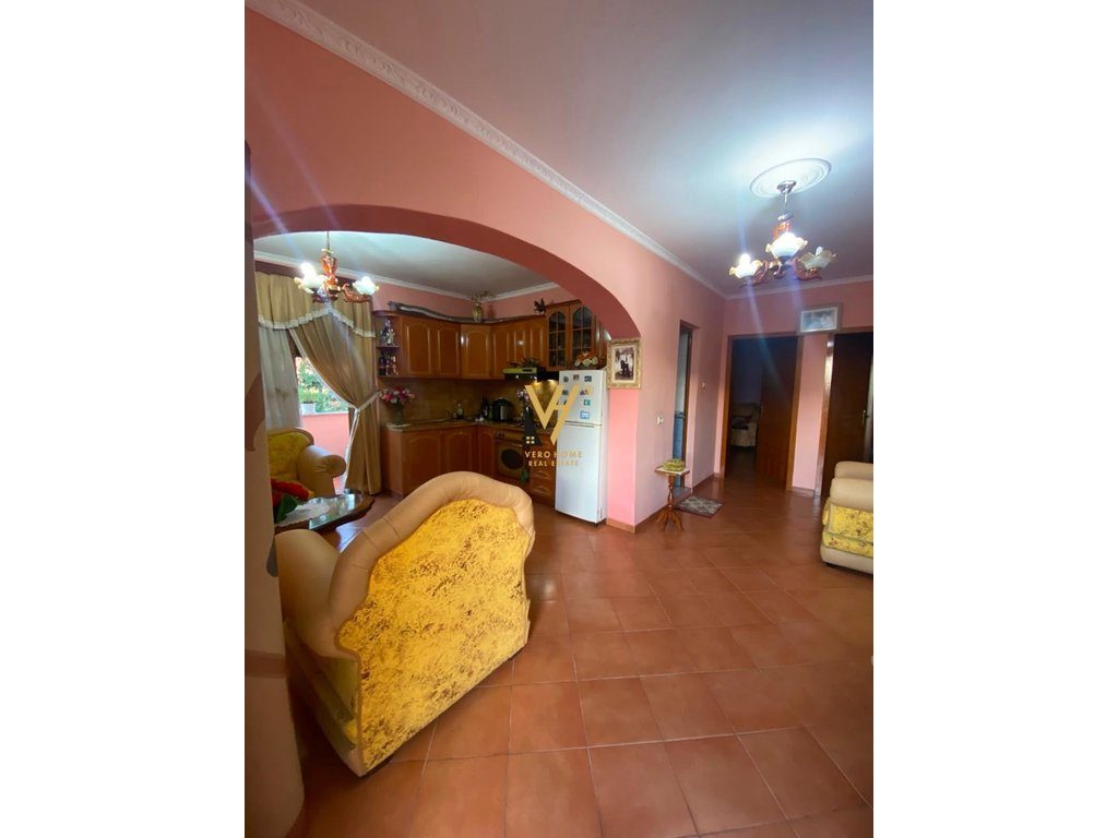 SHITET APARTAMENT 3+1+4BLK NE MISTO MAME 16.200.000 LEKE 3
