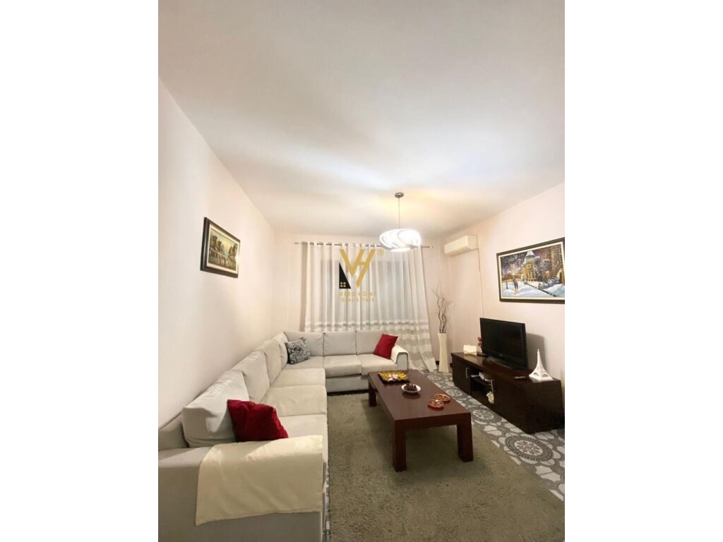 Jepet Apartament 2+1+ballkon me qera te Shkolla e Baletit 90 m2 2