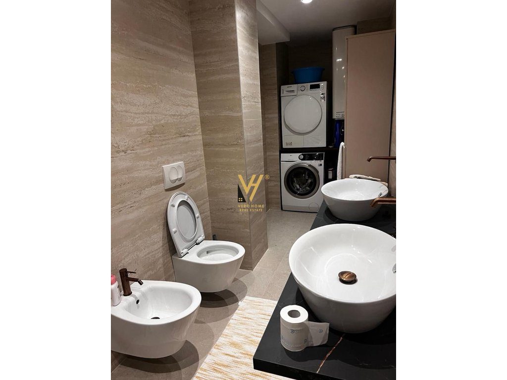 SHITET APARTAMENT 3+1+2+VERANDE TE BLLOKU 750.000 EURO 4