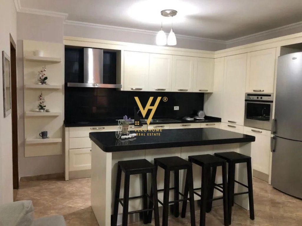SHITET APARTAMENT 2+1+2+2BLK TE KOM.COLOMBO 2, LIQENI I THATE 25.000.000 LEKE 2