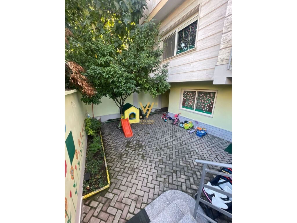 Jepet vile 5 kateshe me qera te Brryli 400 m2 4