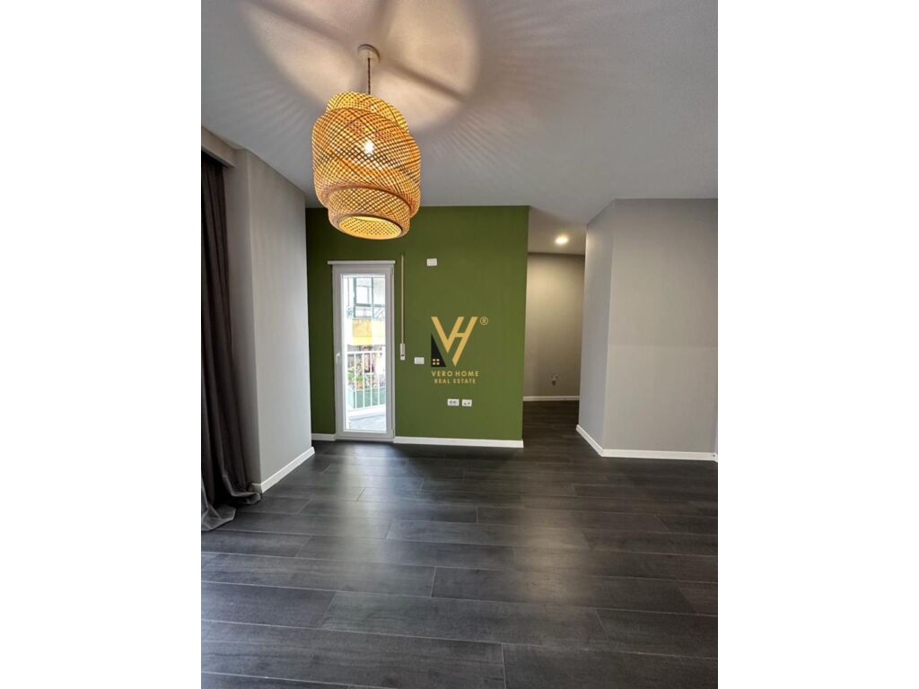 Shitet Apartament 1+1+ballkon te Rruga e Barrikadave 64 m2 4