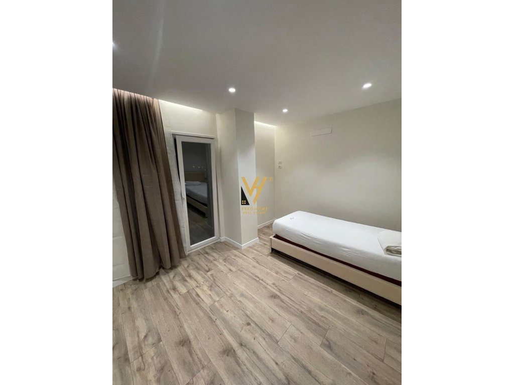 JEPET APARTAMENT 2+1 ME QERA TEK UNIVERS CITY 60.000 LEKE 3