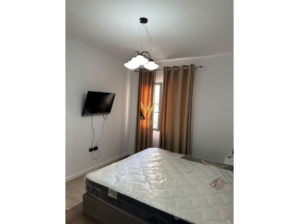 Jepet Apartament 1+1 +post parkimi me qera te Liqeni i Thate 76 m2 3