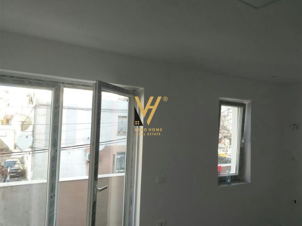 JEPET APARTAMENT 1+1+BLK ME QIRA TE RRUGA BARDHYL 53.000 LEKE 2