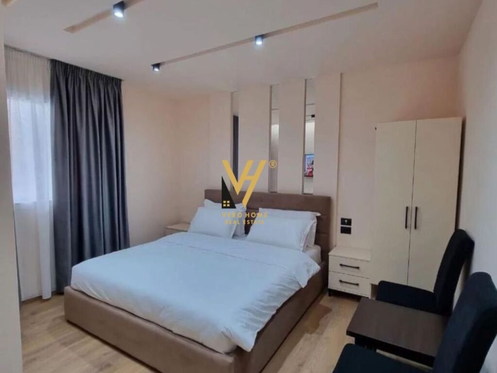 Shitet hotel + tre dyqane te rruga e Teleferikut, Fresku 3