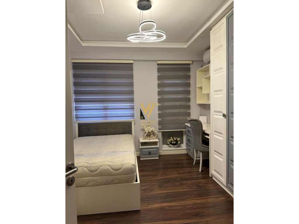 Jepet Apartament 3+1+ballkon me qera te Kompleksi Kontakt , 21 Dhjetori 90 m2 2