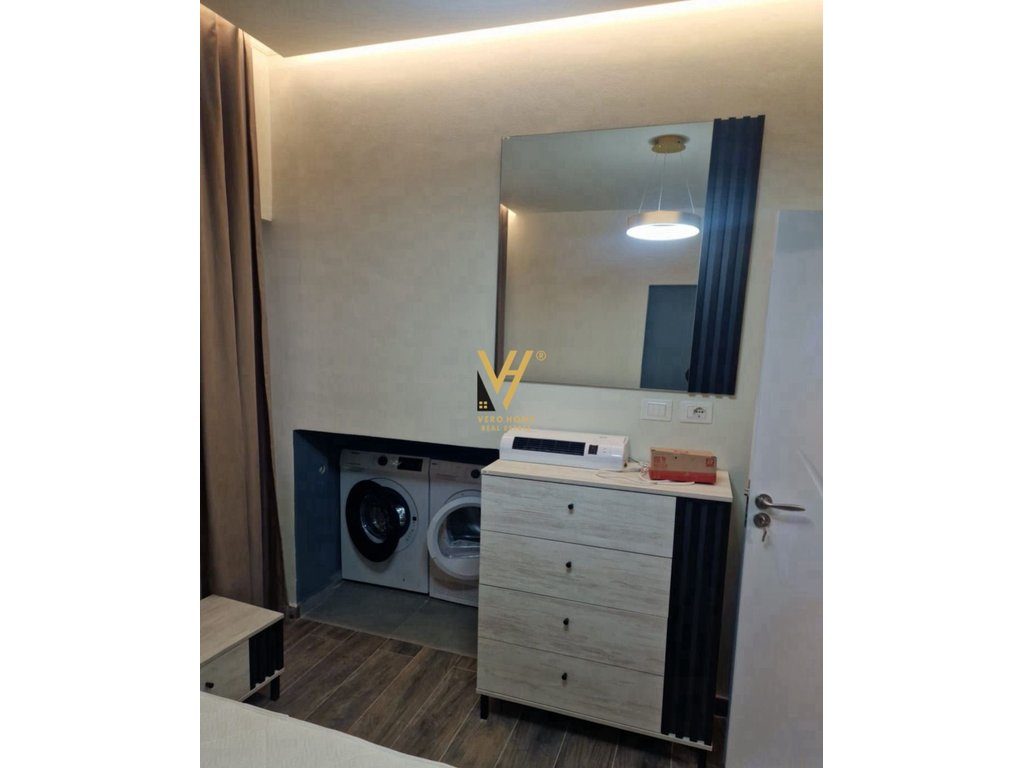 JEPET APARTAMENT 2+1 ME QERA TE STACIONI I TRENIT 70.000 LEKE 2