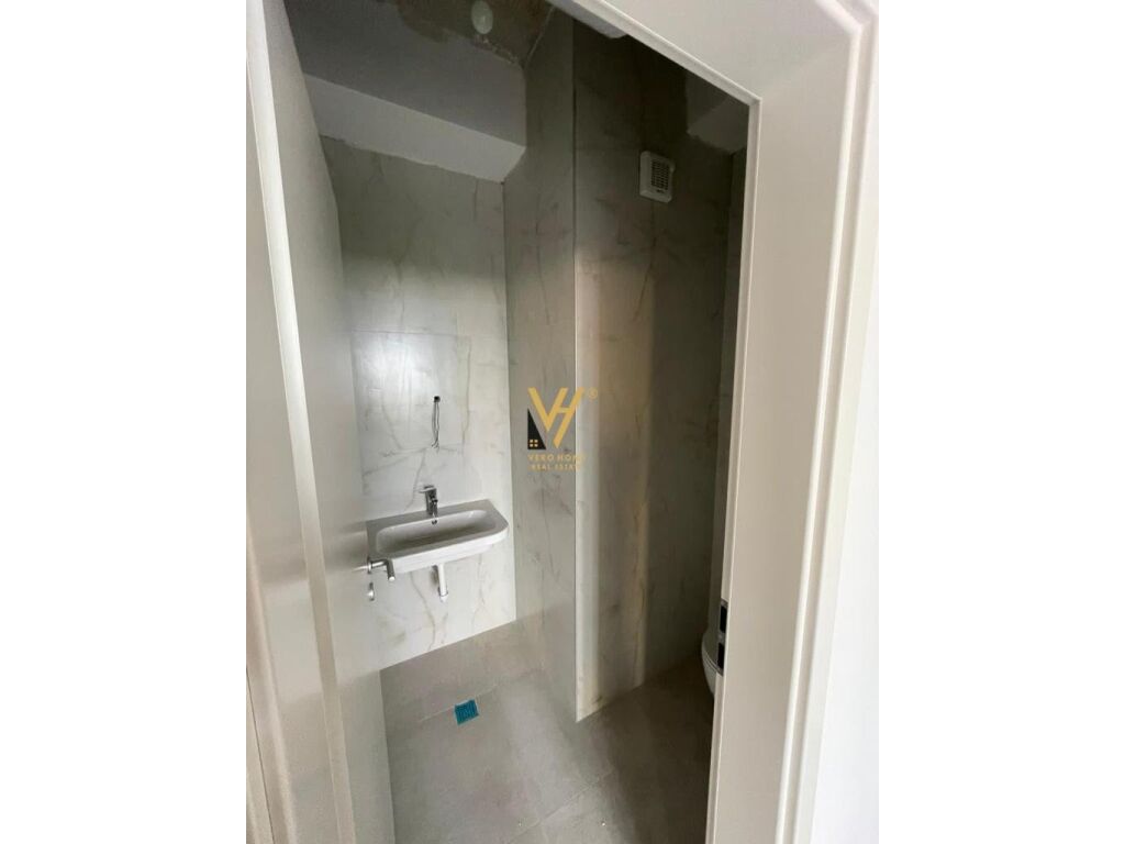 Jepet dyqan me qera te Kompleksi Mangalem 21 38m2 3