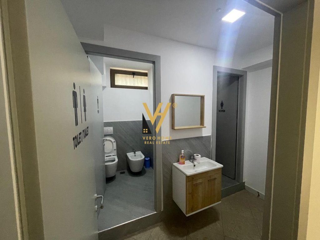 JEPET AMBIENT BIZNESI 160M2 ME QERA TE PAZARI RI 2.000 EURO 4