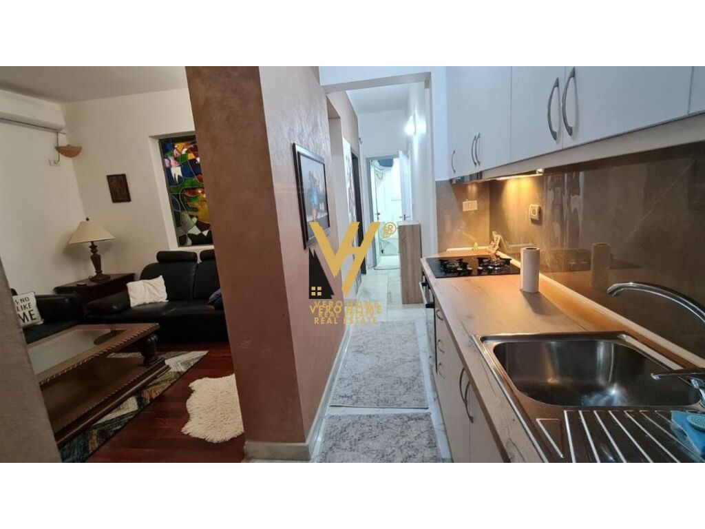 JEPET APARTAMENT 1+1 ME QERA NE BLLOK 600 EURO 2