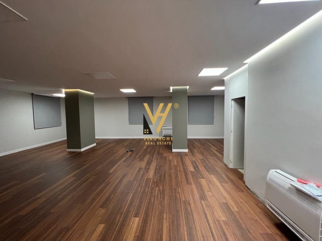 SHITET AMBIENT KOMERCIAL 140 M2 TE SHALLVARET 380.000 EURO