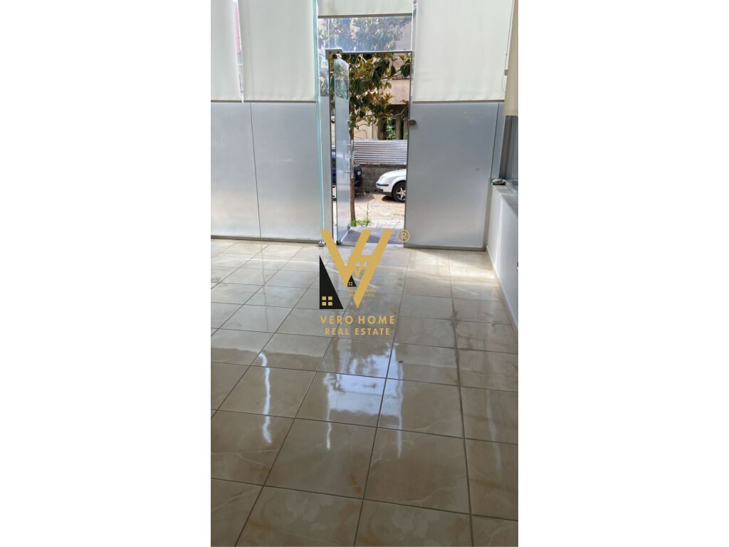 JEPET DYQAN 30 M2 ME QERA NE ASTIR 300 EURO