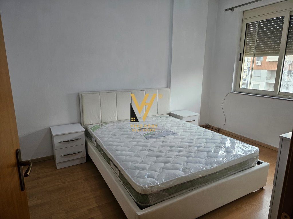 JEPET APARTAMENT 2+1 ME QERA TE FABRIKA E MIELLIT 55.000 LEKE 3