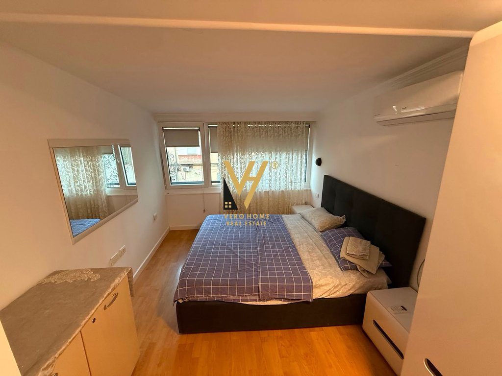 JEPET APARTAMENT 2+1 ME QERA NE ISH-BLLOK 70.000 LEKE 4