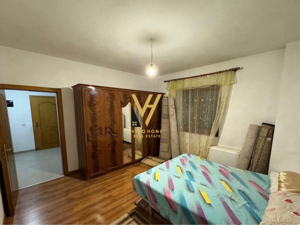 JEPET APARTAMENT 2+1+BLK ME QIRA TE RRUGA PETRELA 45.000 LEKE 3