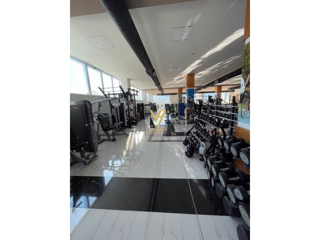 Jepet Ambient Biznesi me qera ne Peze 3.000 m2