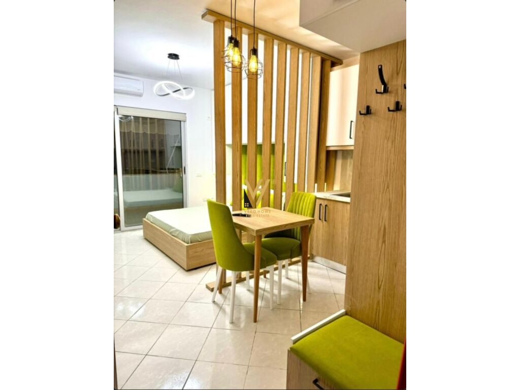 Jepet Garsoniere me qera te Kristal Center 45 m2 4