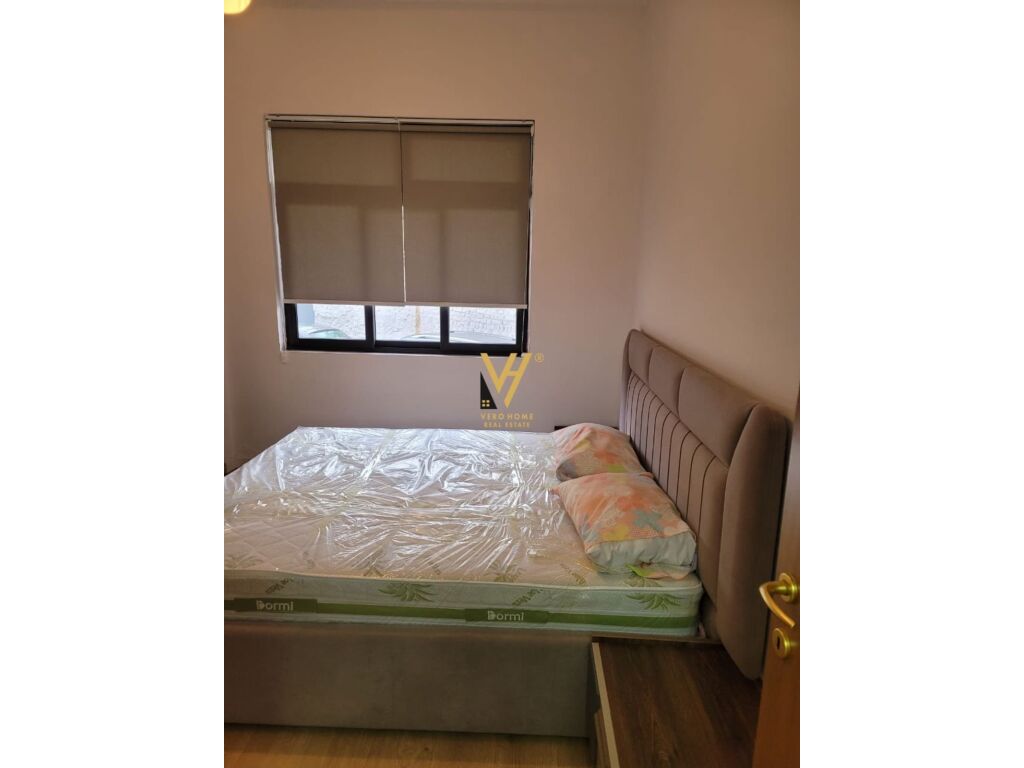 Jepet Apartament 1+1 me qera ne Qender te Tiranes 60 m2 4