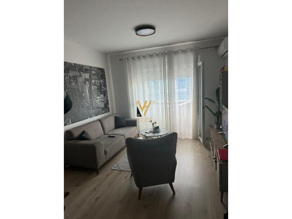 JEPET APARTAMENT 1+1+BLK ME QERA TE KOMUNA E PARISIT 650 EURO