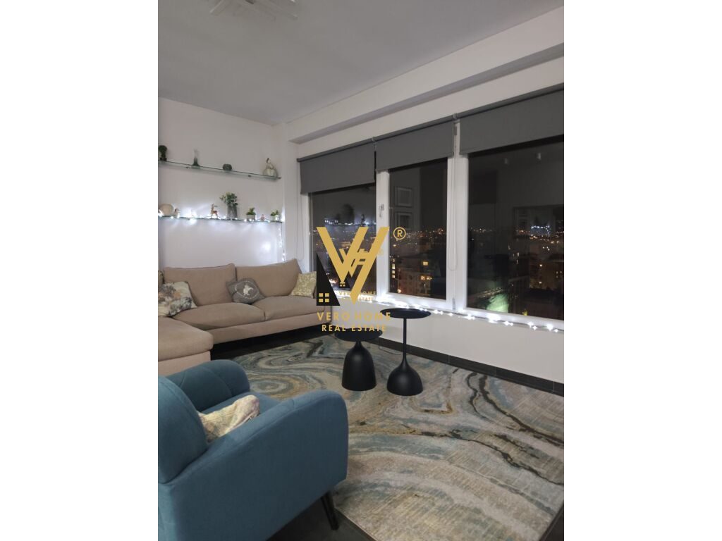 JEPET PENTHOUSE ME QERA TEK PAZARI I RI 900 EURO