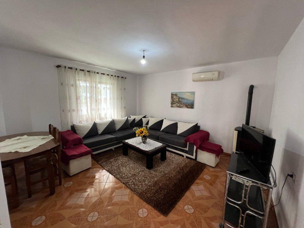 JEPET SHTEPI PRIVATE ME QERA NE YZBERISHT 800 EURO