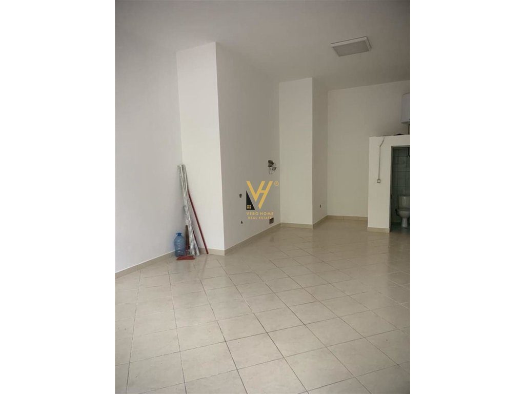SHITET DYQAN 38 M2 TE RR.ISLAM ALLA 145.000 EURO 3