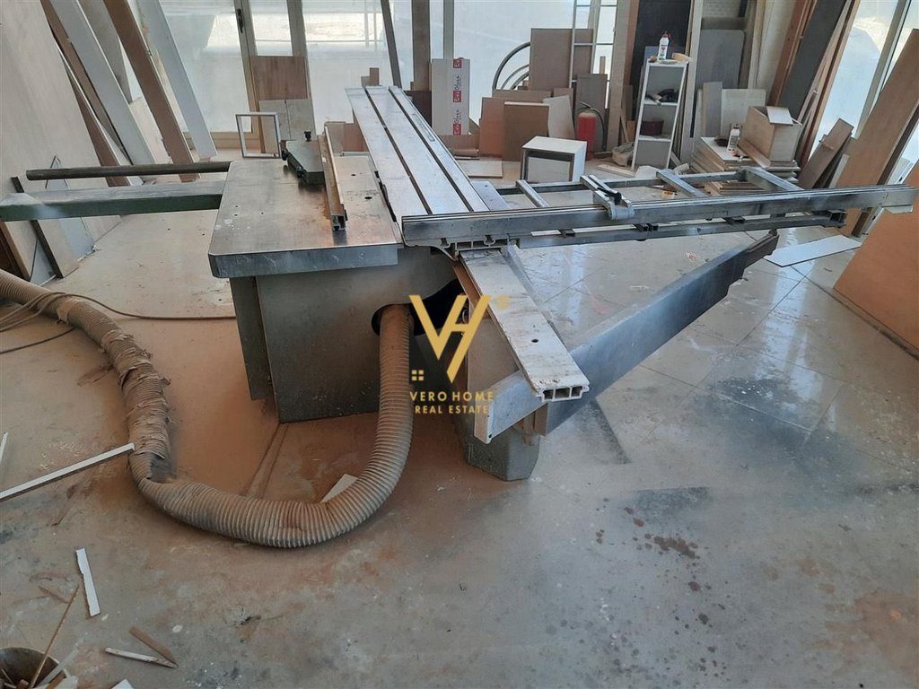 JEPET PUNISHTE 400M2 ME QERA TE ISH DOGANA 1.000 EURO