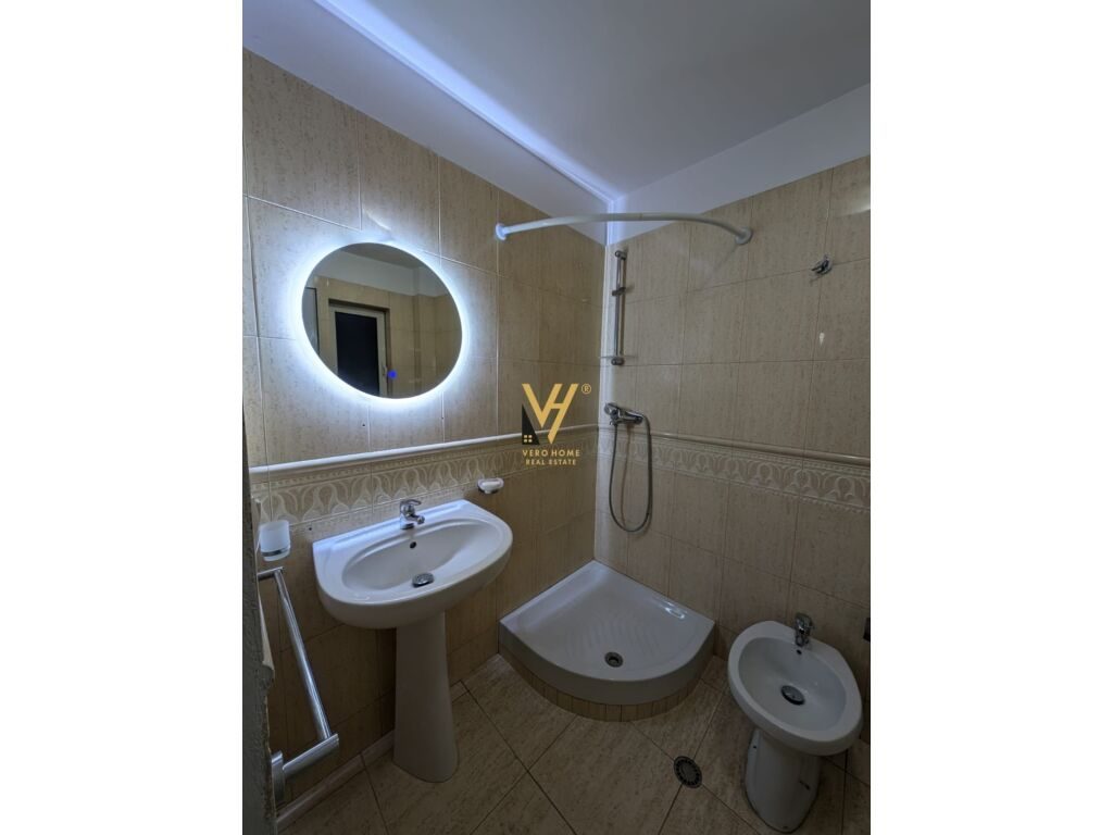 Jepet Apartament 2+1+ballkon me qera te Ministria e Jashtme 80 m2