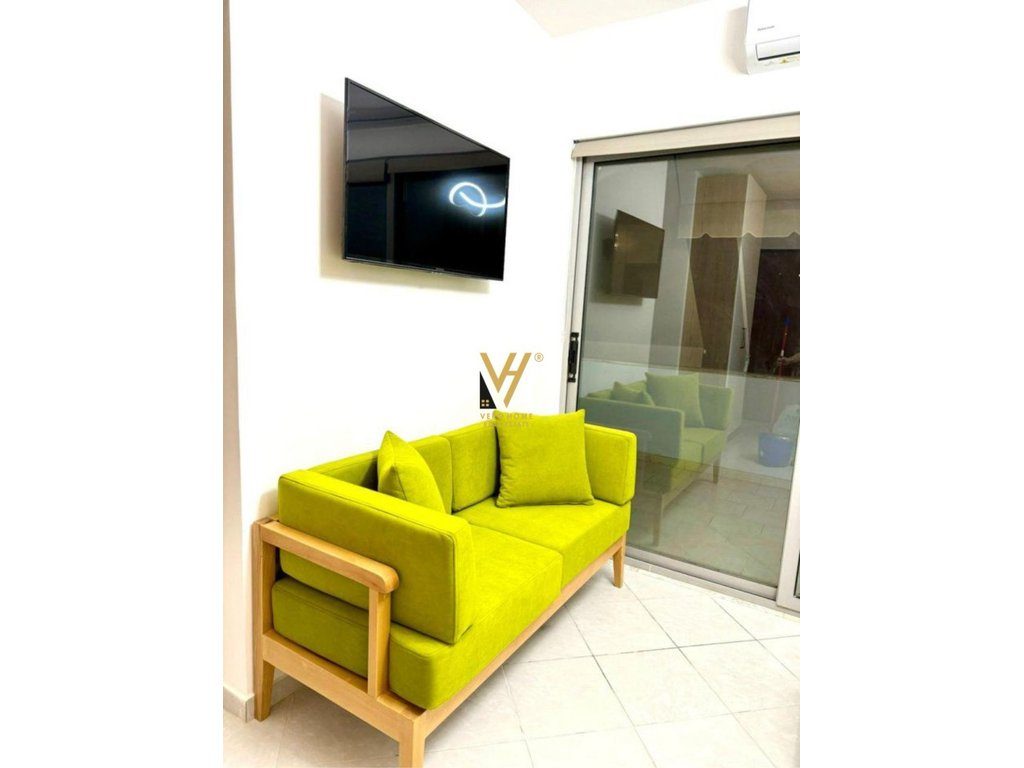JEPET GARSONIERE 45 M2 ME QERA PRANE KRISTAL CENTER 500 EURO