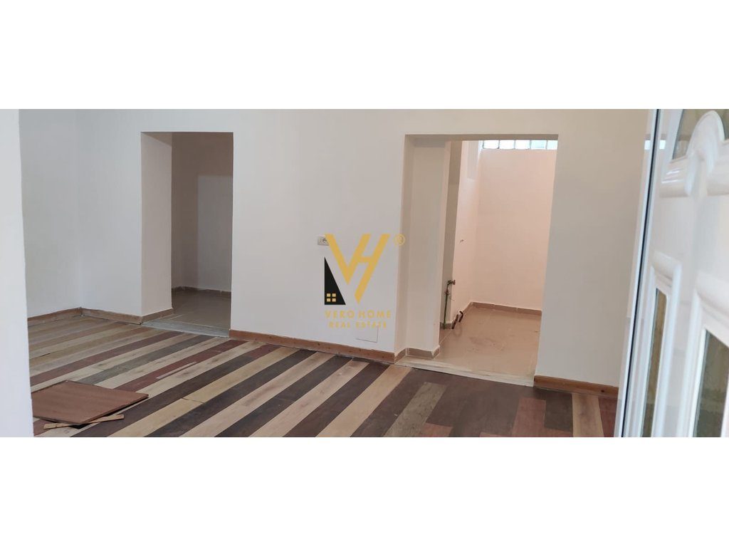 JEPET APARTAMENT 2+1+ANEKS ME QERA TE BULEVARDI RI 45.000 LEKE 4