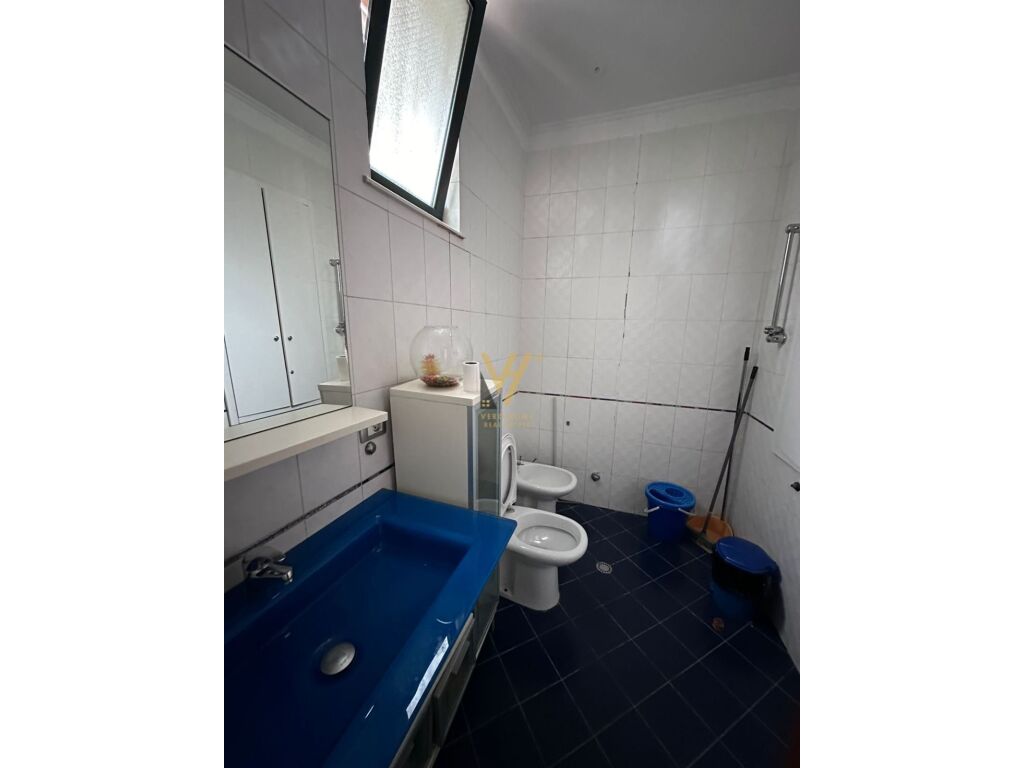Shitet apartament 1+1 te Stadiumi Dinamo 80 m2 3