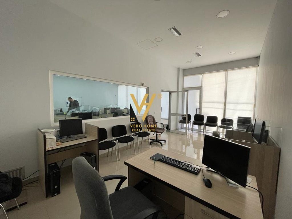 JEPET ZYRE 120 M2 ME QIRA TE ALI DEMI 1.000 EURO 2