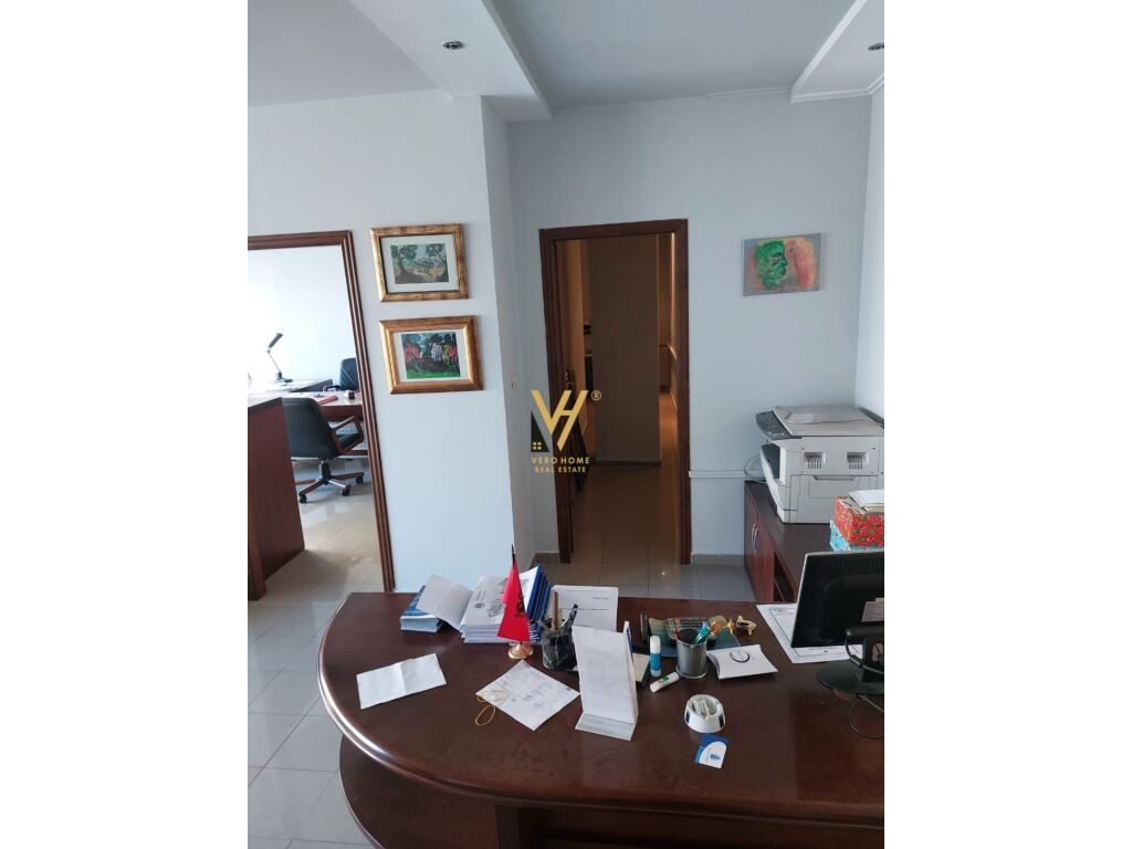 Jepet zyre me qera te Ish Ekspozita Sot 106 m2 2