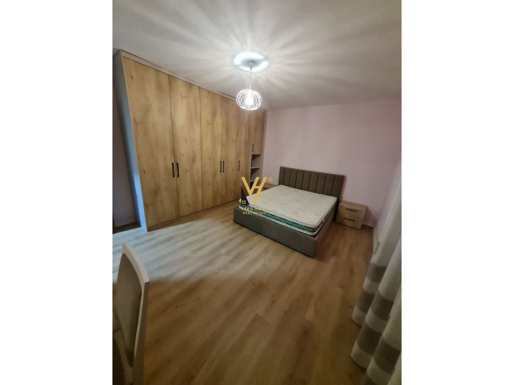 Jepet Apartament 2+1+ballkon me qera te 21 Dhjetori 94 m2 4