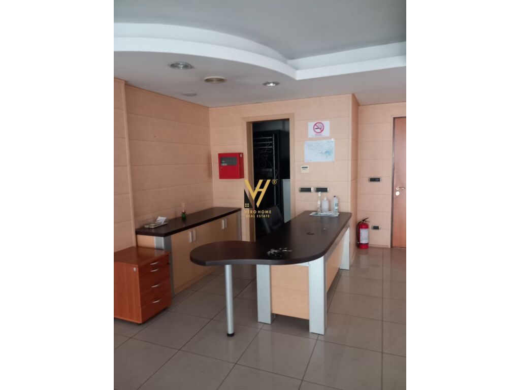 Shitet ambient komercial te Kodra e Diellit 310 m2 3