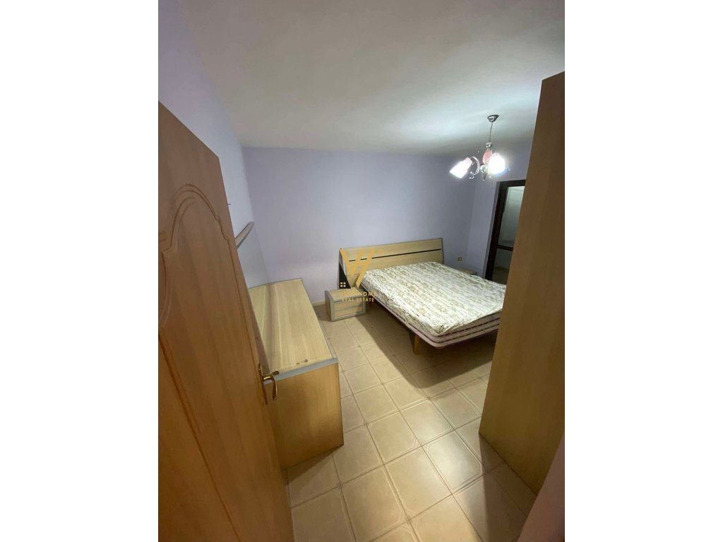 JEPET APARTAMENT 3+1 ME QIRA TE ALI DEMI 50.000 LEKE 4