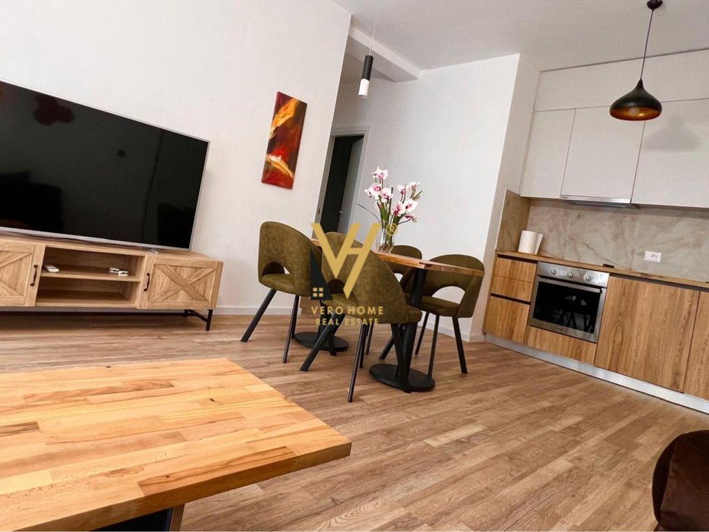 JEPET APARTAMENT 2+1+2 ME QERA TE RRUGA JORDAN MISJA 900 EURO 2