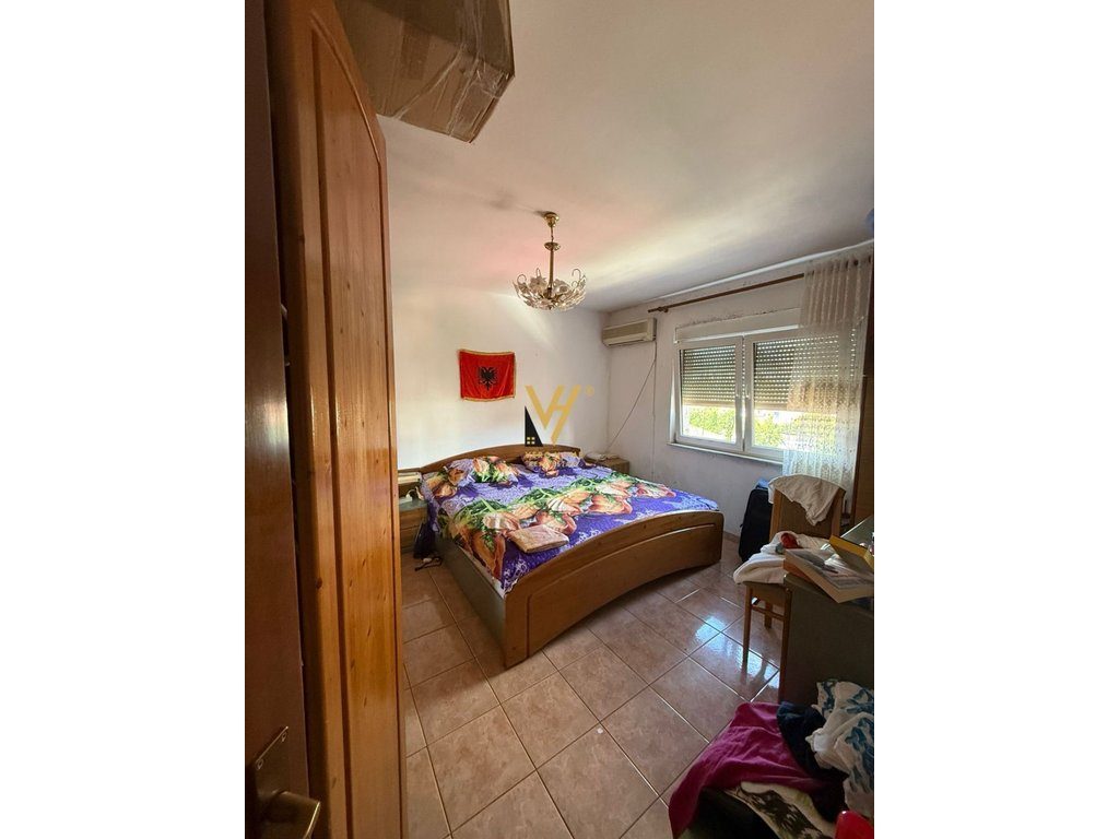 JEPET APARTAMENT 2+1+BLK ME QERA TE RRUGA FORTUZI 70.000 LEKE 3